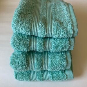 Mainstays Performance Solid Hand Towels